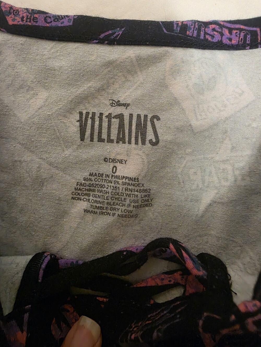 Torrid Disney Lace Up Tank Top Villains Print 0x - Picture 3 of 5